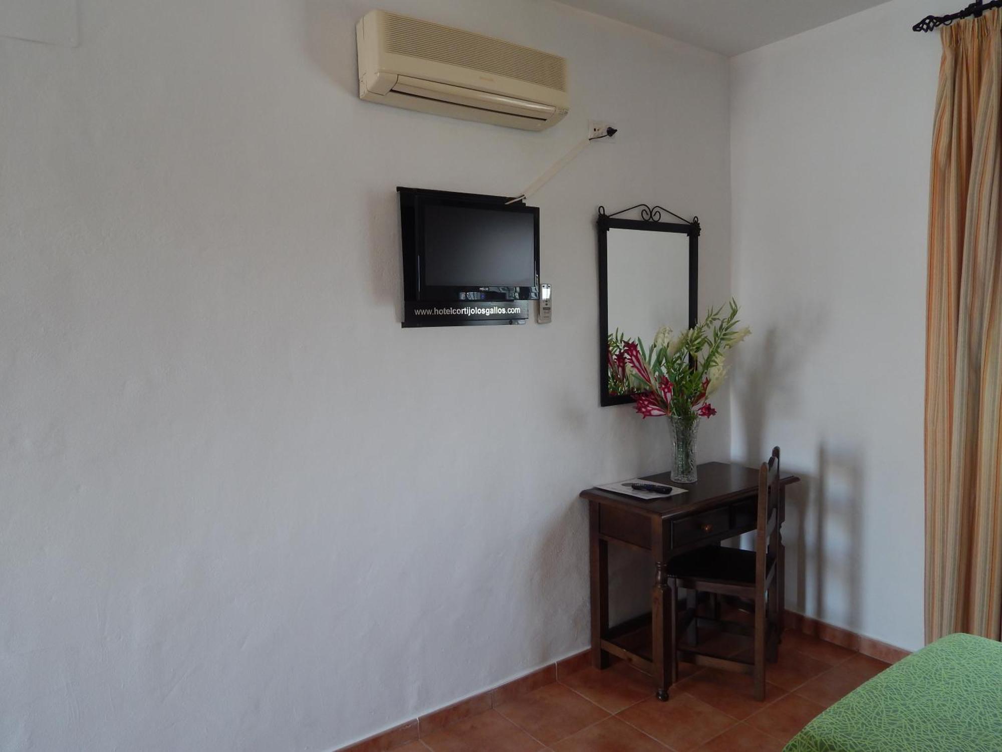 Hotel Cortijo Los Gallos Chiclana de la Frontera Room photo